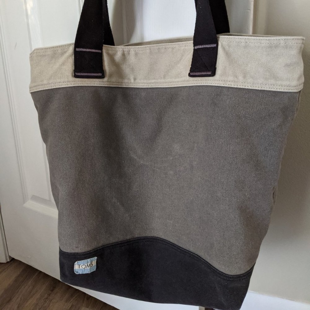 TOMS Tote Bag in gray canvas